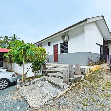 קואלה טהאן Dtahan Motel Taman Negara מראה חיצוני תמונה